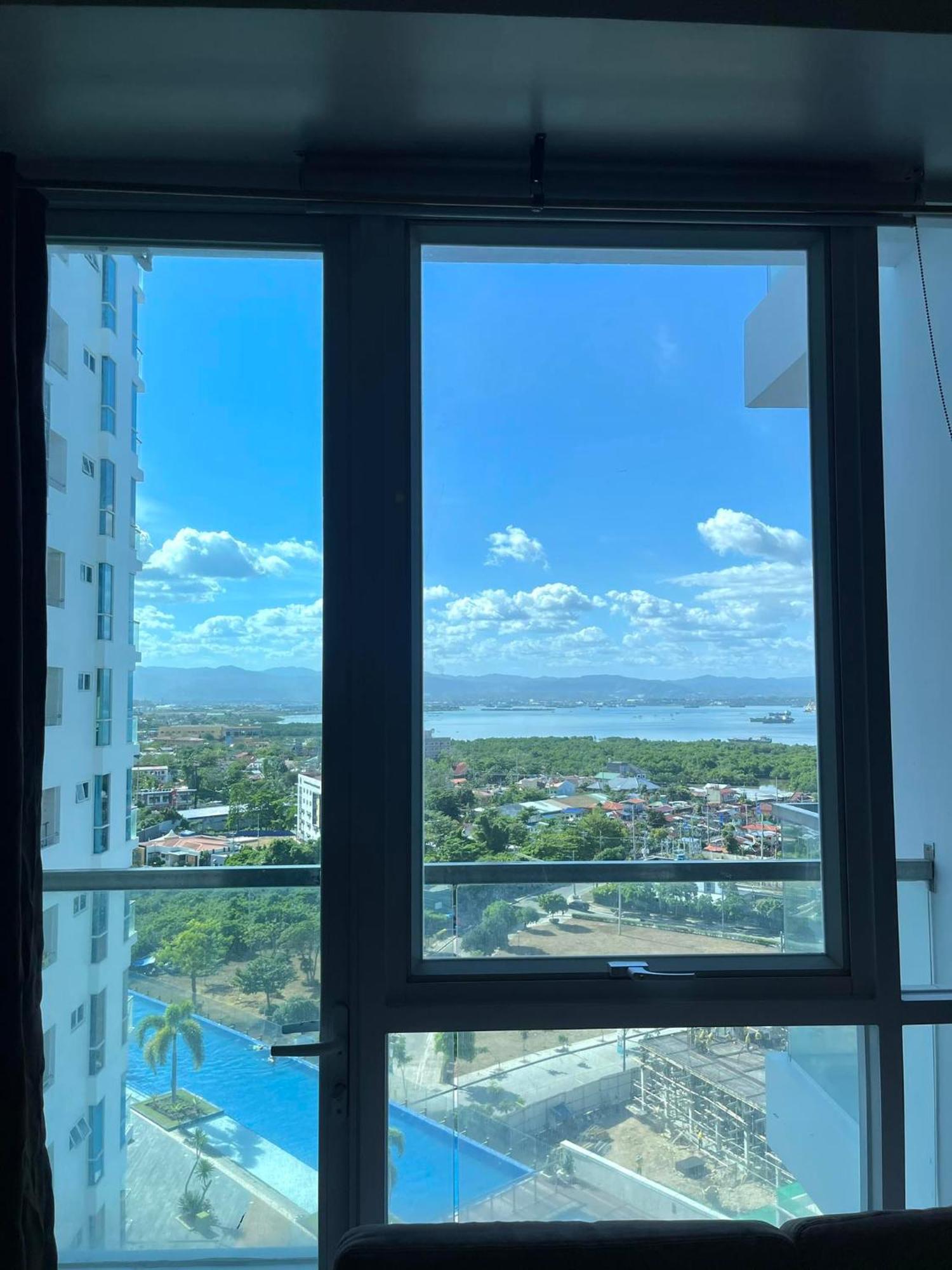 Mactan Newtown Condo With Pool Access Lapu-Lapu City Dış mekan fotoğraf